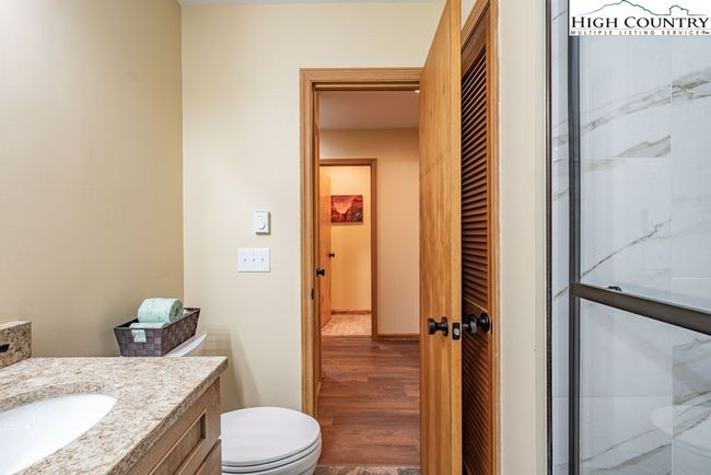 103 Raven Rd, House other with 3 bedrooms, 2 bathrooms and null parking in Beech Mountain NC | Image 32