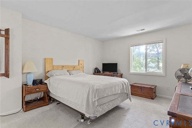 Spacious primary | Image 20