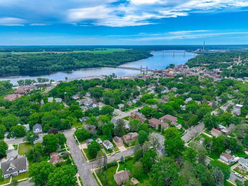 809 5th St N, Stillwater, MN, 55082-4404 | Card Image