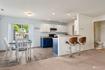 Kitchen (Open Concept) | Image 3