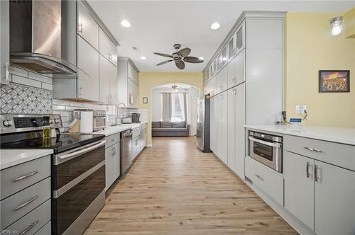 1736 Madison Crossing Ln, Virginia Beach, VA, 23453-2271 | Card Image