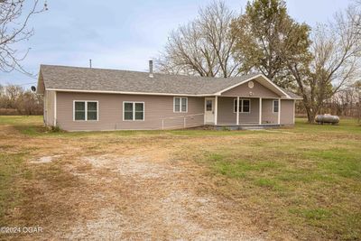 572 W Highway W, House other with 4 bedrooms, 2 bathrooms and null parking in Lamar MO | Image 2