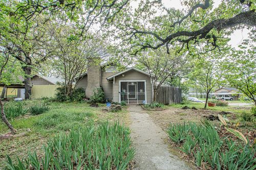 2625 Canton Dr, Fort Worth, TX, 76112-5005 | Card Image