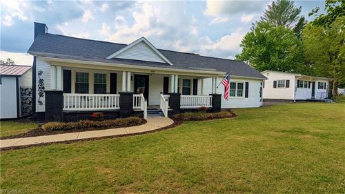 1065 Virginia St, Eden, NC, 27288-2237 | Card Image