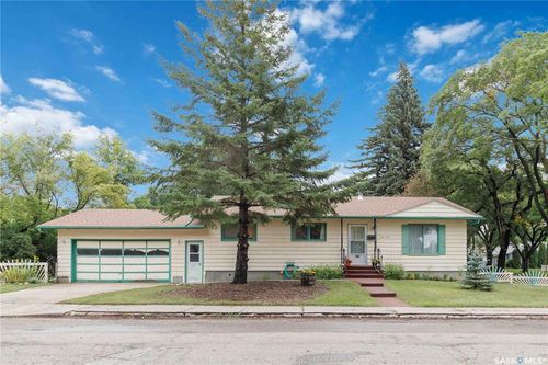 201 Elm St, Saskatoon, SK, S7J0G8 | Card Image