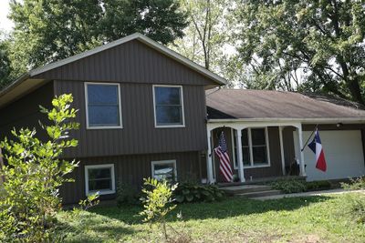 View of front of house with a front yard | Image 1