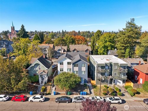 5259 Brooklyn Ave Ne, Seattle, WA, 98105-3515 | Card Image