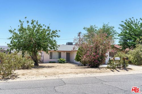 61751 Hilltop Dr, Joshua Tree, CA, 92252-2010 | Card Image