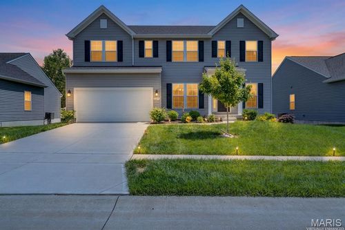 207 Barrington Ridge Ln, Wentzville, MO, 63385-8864 | Card Image