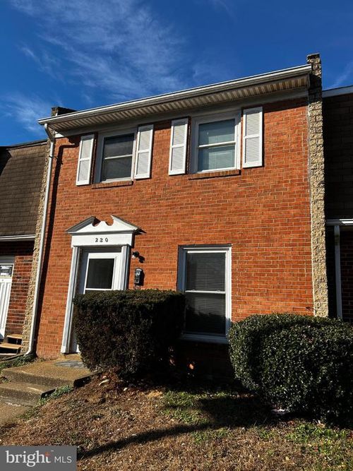 220 Ivanhoe Ct, FREDERICKSBURG, VA, 22401-2714 | Card Image