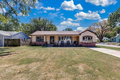 203 Martha Ave, Mulvane, KS, 67110-1468 | Card Image