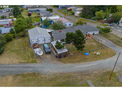 2343 Harris St, Myrtle Point, OR, 97458-1711 | Card Image