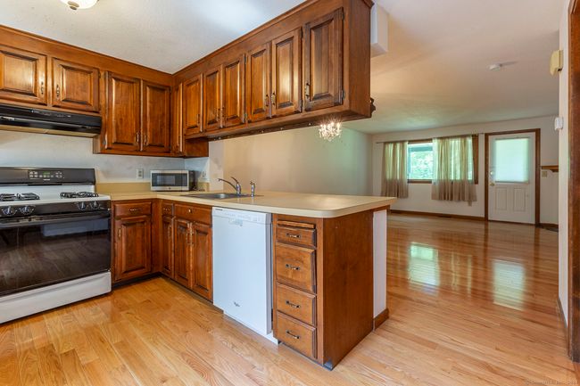 5 - 1 Oak Forest Dr, Condo with 2 bedrooms, 2 bathrooms and 2 parking in Manchester CT | Image 7