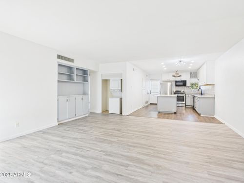 208-6501 N 17th Ave, Phoenix, AZ, 85015-1302 | Card Image