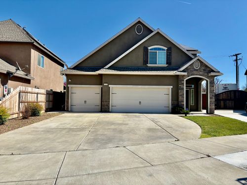 2220 N Shady St, Visalia, CA, 93291-3931 | Card Image