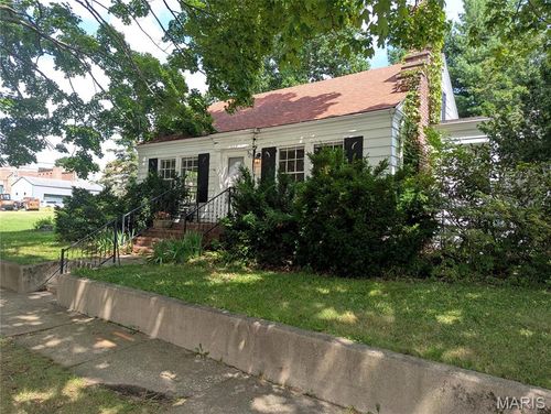 121 E South Ave, Greenville, IL, 62246-1817 | Card Image