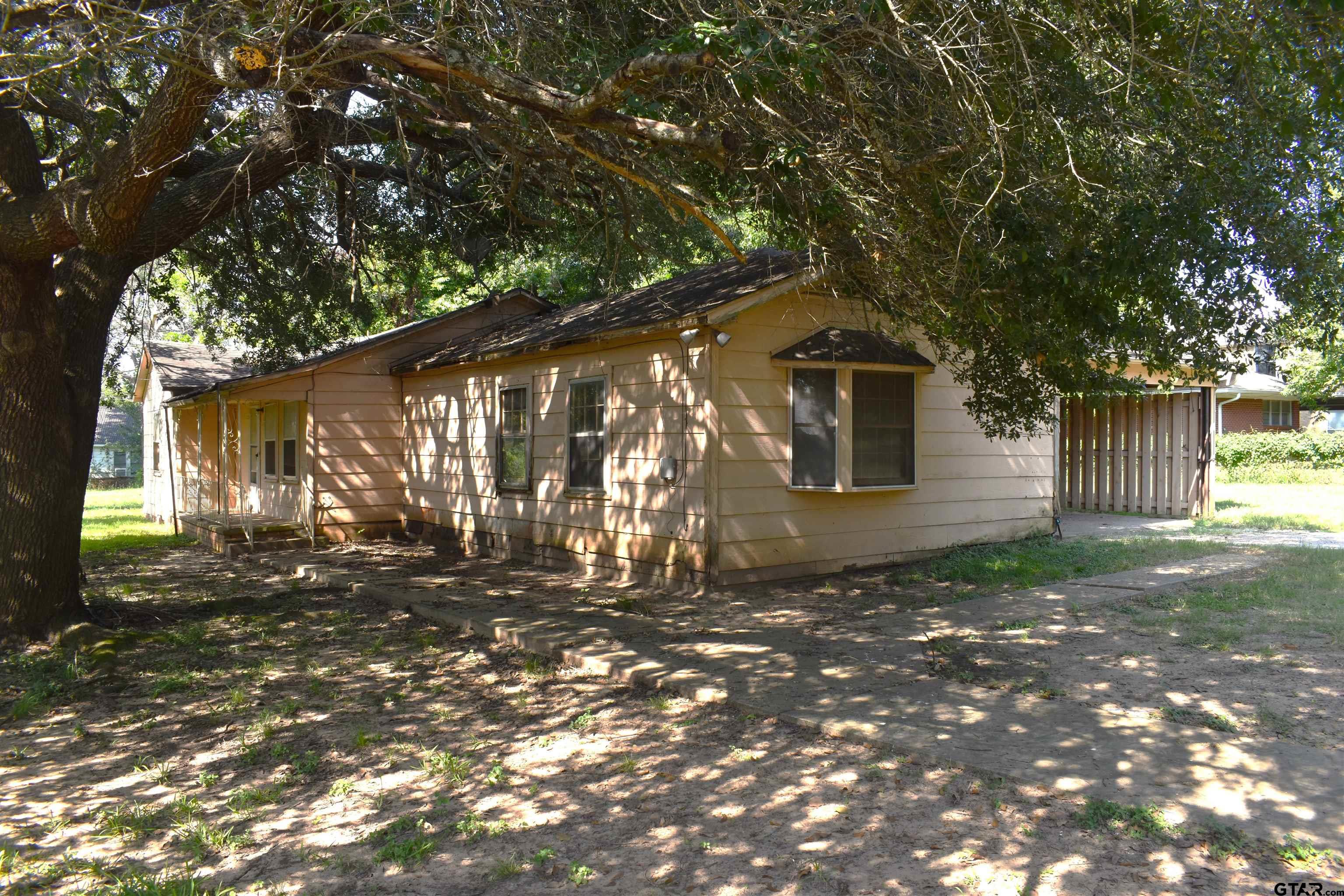 Lewis St, Elkhart, TX 75839