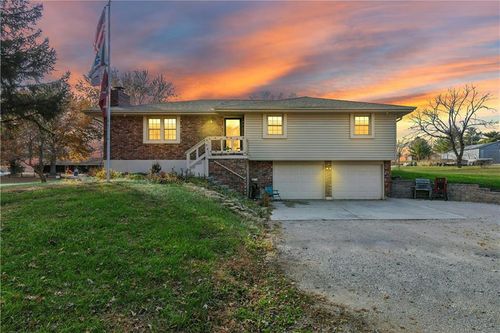 10422 Outer Belt Rd, Oak Grove, MO, 64075-9085 | Card Image