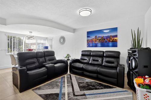 apt-201-7105 W 13th Ave, Hialeah, FL, 33014-4561 | Card Image