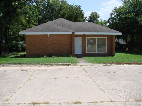 1604 E Highway 82, Gainesville, TX, 76240-2328 | Card Image