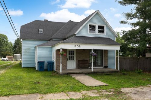 306 W Mcconnell St, Oxford, IN, 47971-8661 | Card Image