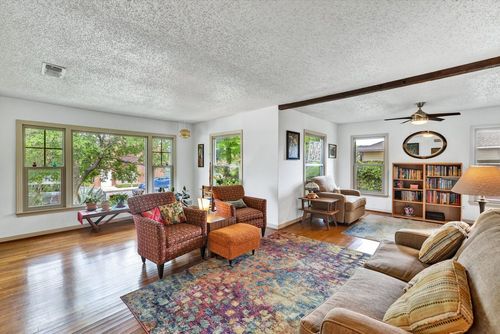 2837 Townsend Dr, Fort Worth, TX, 76110-2940 | Card Image