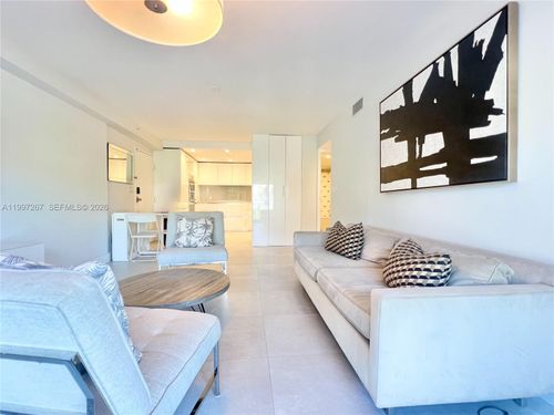 304-7832 Collins Ave, Miami Beach, FL, 33141-2165 | Card Image