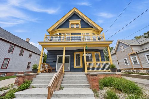 116 E Meinecke Ave, Milwaukee, WI, 53212-3239 | Card Image