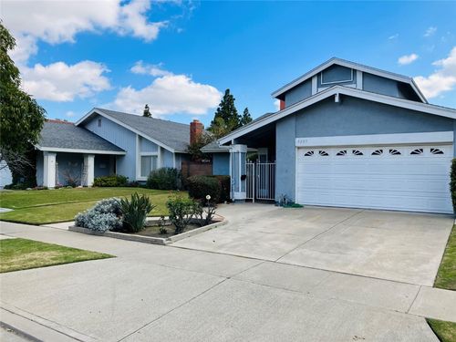 3205 S Townsend St, Santa Ana, CA, 92703-4225 | Card Image