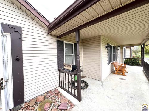 15700 Rock Island Rd, Mayetta, KS, 66509-9220 | Card Image