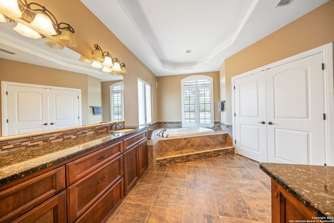 22355 Fossil Rdg, House other with 3 bedrooms, 4 bathrooms and null parking in San Antonio TX | Image 17