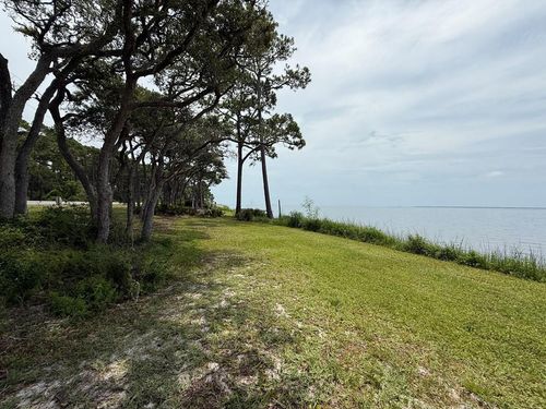 1431 Us Highway 98, Eastpoint, FL, 32328-3604 | Card Image