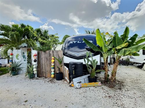 27-29859 Overseas Hwy, Big Pine Key, FL, 33043-3382 | Card Image