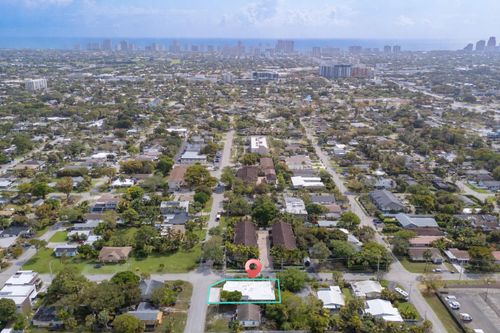3431 Ne 13th Ave, Oakland Park, FL, 33334-4529 | Card Image