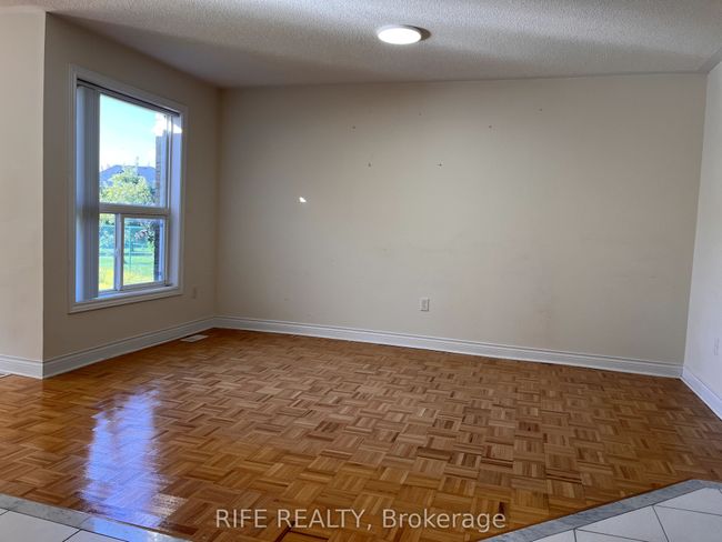 22 Ramsgate Crt, House other with 3 bedrooms, 3 bathrooms and 5 parking in Markham ON | Image 5