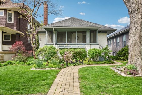 821 N Grove Ave, Oak Park, IL, 60302-1553 | Card Image