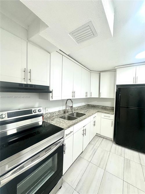 214-447 Ne 195th St, Miami, FL, 33179-3319 | Card Image