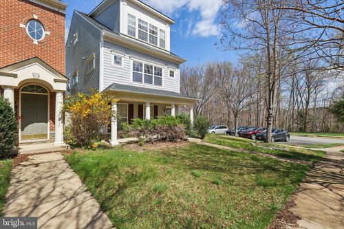 16451 Kenneweg Ct, WOODBRIDGE, VA, 22191-6352 | Card Image