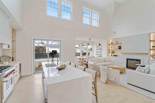 1102-12 Depot Rd, Southampton, NY, 11968-3747 | Card Image