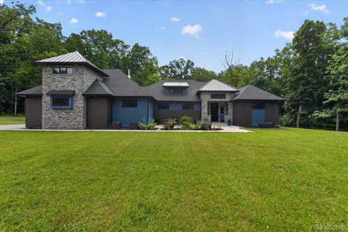 16511 Shadow Ln, Linden, MI, 48451-9159 | Card Image