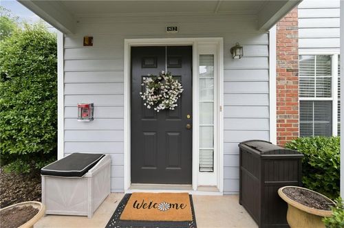 812 Vinings Forest Ln Se, Smyrna, GA, 30080-3941 | Card Image