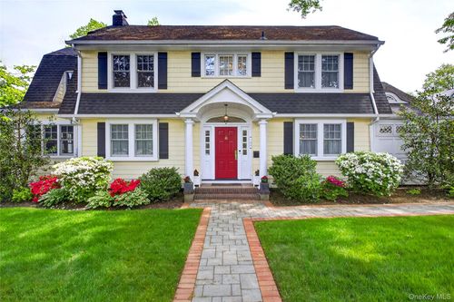 146 Onderdonk Ave, Manhasset, NY, 11030-2336 | Card Image
