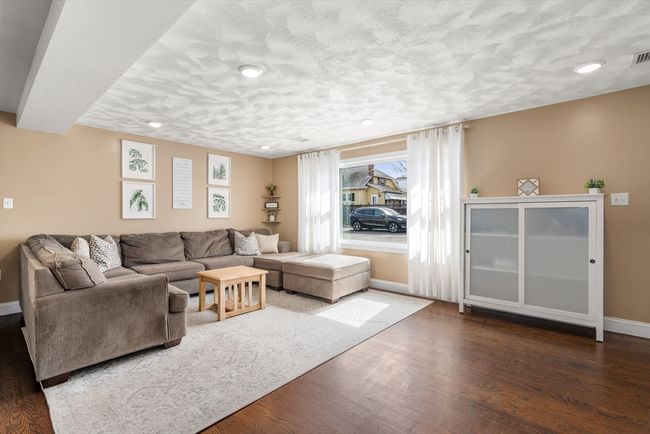 29 Putnam St, House other with 5 bedrooms, 2 bathrooms and 4 parking in Peabody MA | Image 5