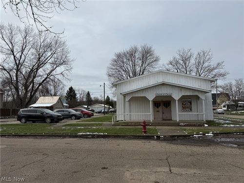 638 Parrish St, Uhrichsville, OH, 44683-1440 | Card Image