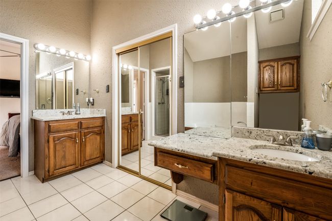 Primary bathroom. | Image 17