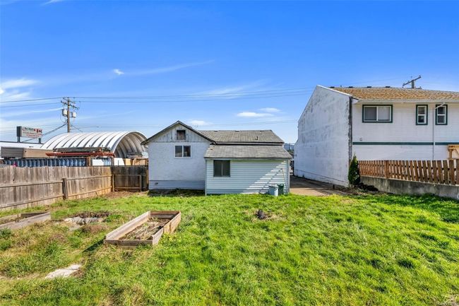 8118 York Ave, House other with 2 bedrooms, 1 bathrooms and 2 parking in Crofton BC | Image 37