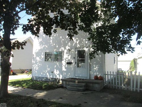 312 Bruce St, Marine City, MI, 48039-1745 | Card Image