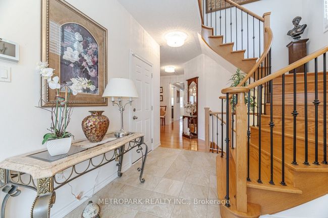 56 Manor Forest Rd, House other with 4 bedrooms, 4 bathrooms and 4 parking in Mount Albert ON | Image 7