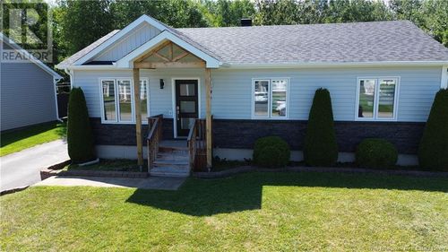971 Rue Huards, Beresford, NB, E8K1K5 | Card Image