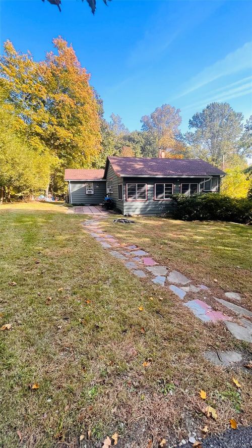 33 Baron De Hirsch Rd, Crompond, NY, 10517 | Card Image